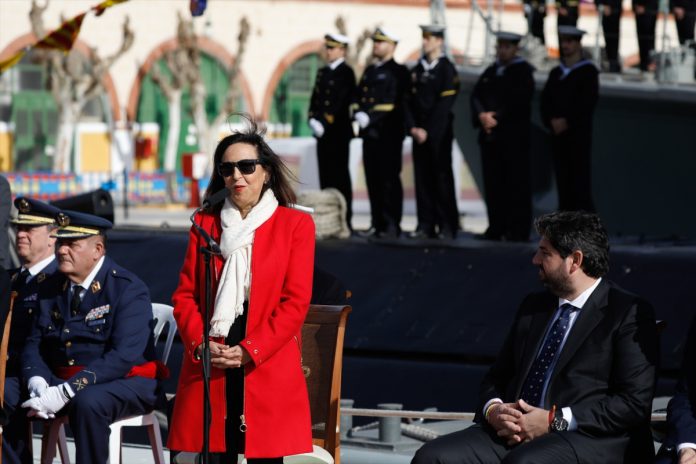 Los militares reclaman mejoras salariales a la ministra de Defensa.
