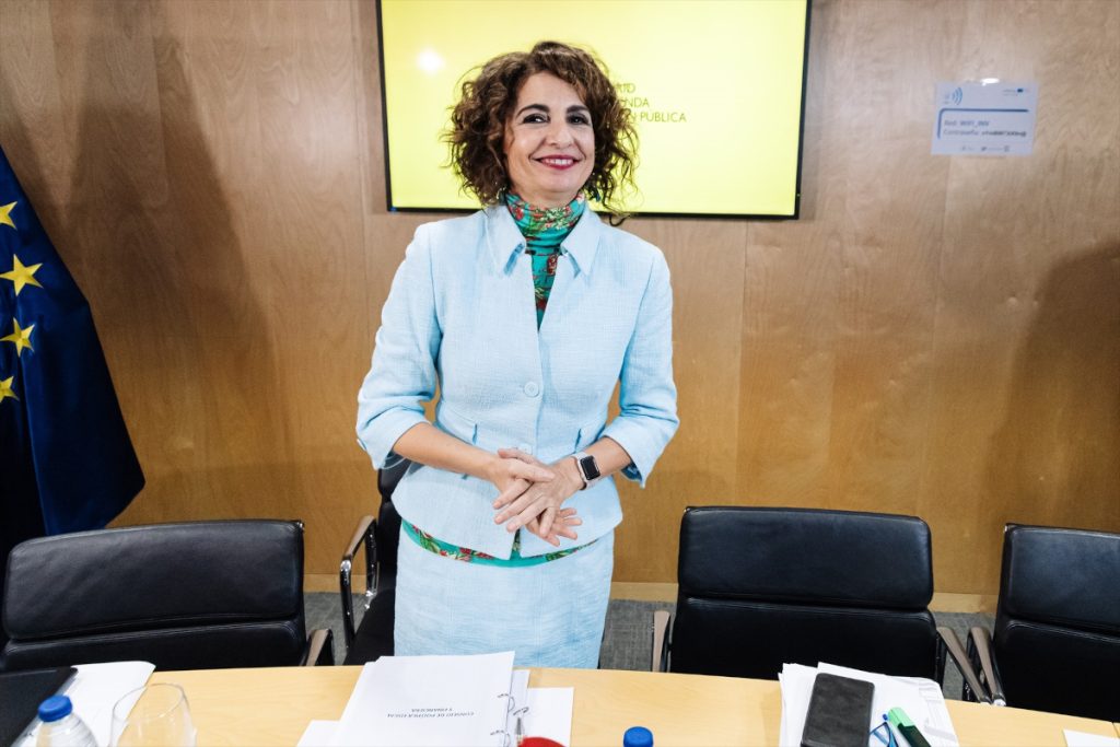Parla se encomienda a Montero para dejar de ser la gran morosa 1 Moncloa Parla se encomienda a la ministra Montero para reducir su deuda.