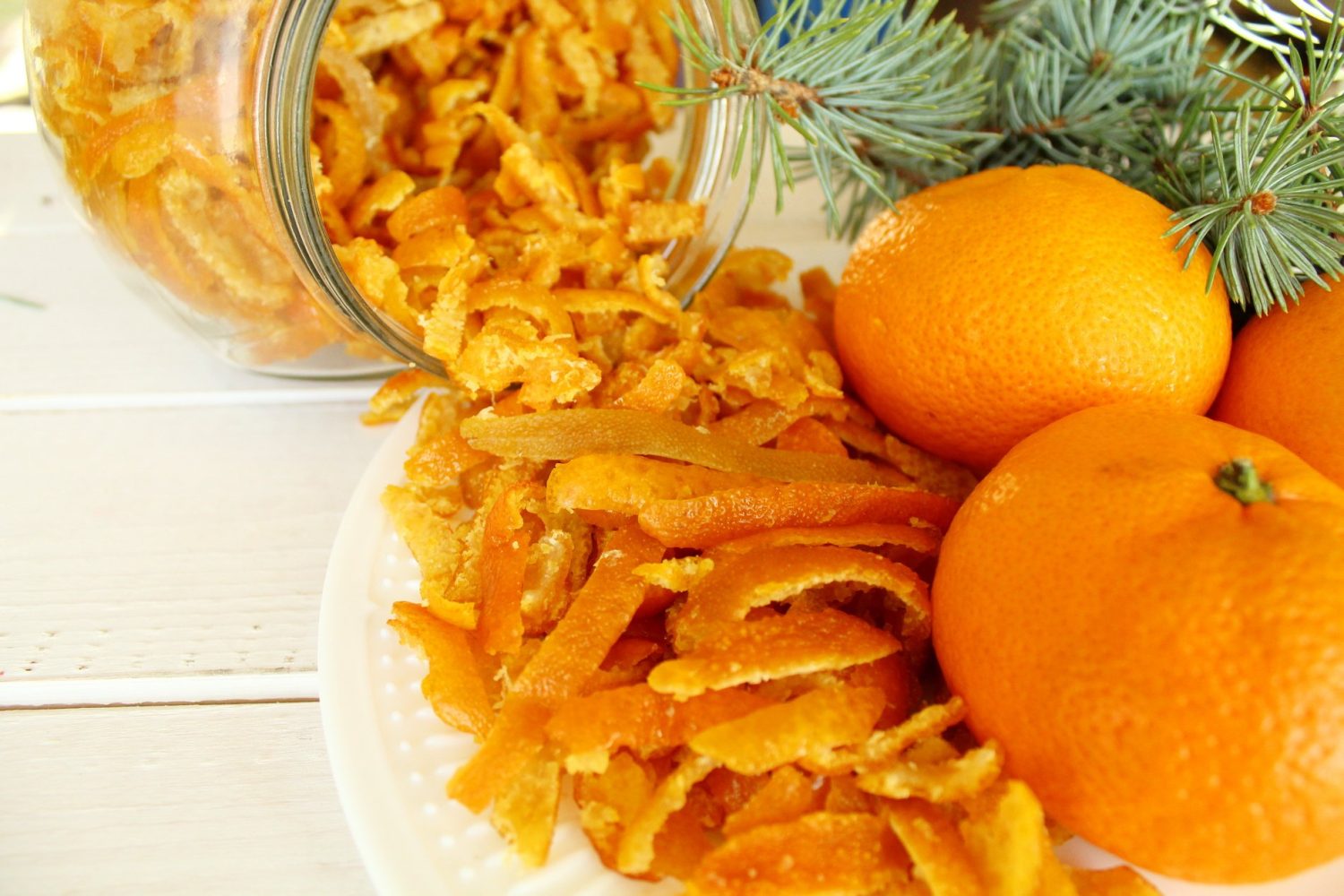 Brilla en tu mesa navideña con nuestro secreto: la receta fácil y casera de naranjas confitadas para Navidad 2 Moncloa EL PROCESO DE CONFITADO PASO A PASO