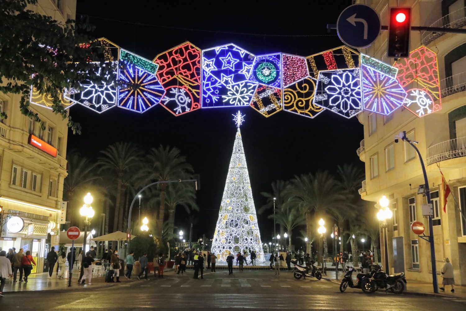 Sumérgete en la fascinante Navidad alicantina: Descubre la historia y curiosidades que hacen única esta festividad 2 Moncloa ACTIVIDADES NAVIDEÑAS PARA TODA LA FAMILIA