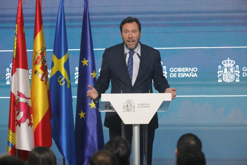 Óscar Puente tendrá mucho trabajo en 2024 para modernizar el Transporte español.