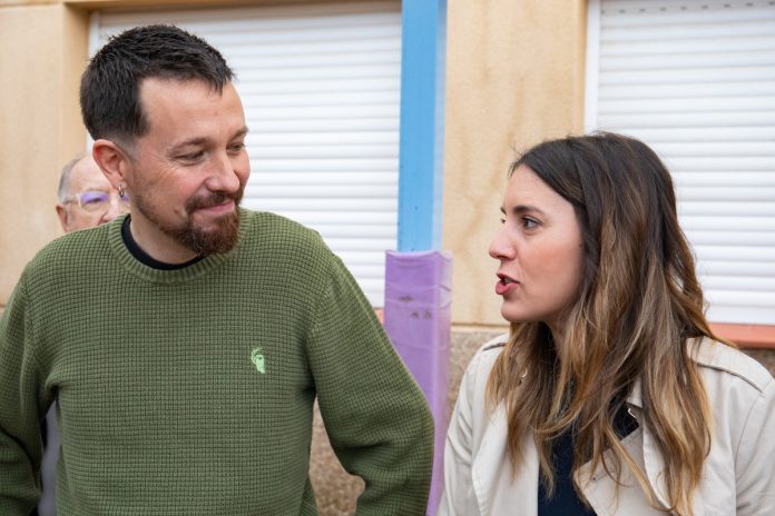 Pablo Iglesias e Irene Montero, líderes de Podemos, felices tras consumar su divorcio con Yolanda Díaz. Fuente: Agencias