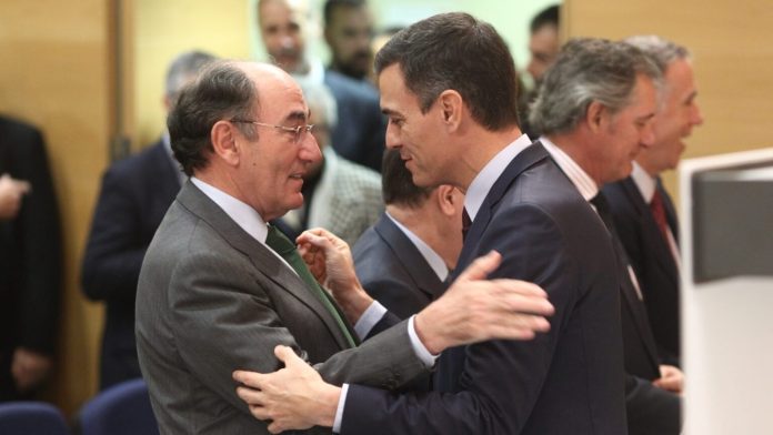 Pedro Sánchez tiene en pie de guerra a todas las energéticas por el impuesto especial a sus beneficios extraordinarios