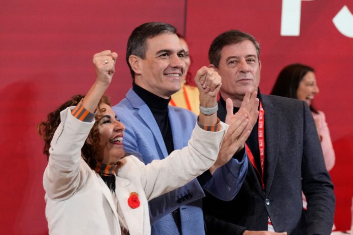 Pedro Sánchez encumbra a María Jesús Montero y relega a Yolanda Díaz