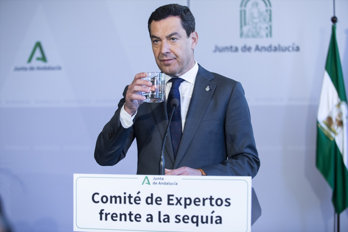 Juanma Moreno pide más actuaciones al Gobierno de España para paliar los efectos de la sequía.