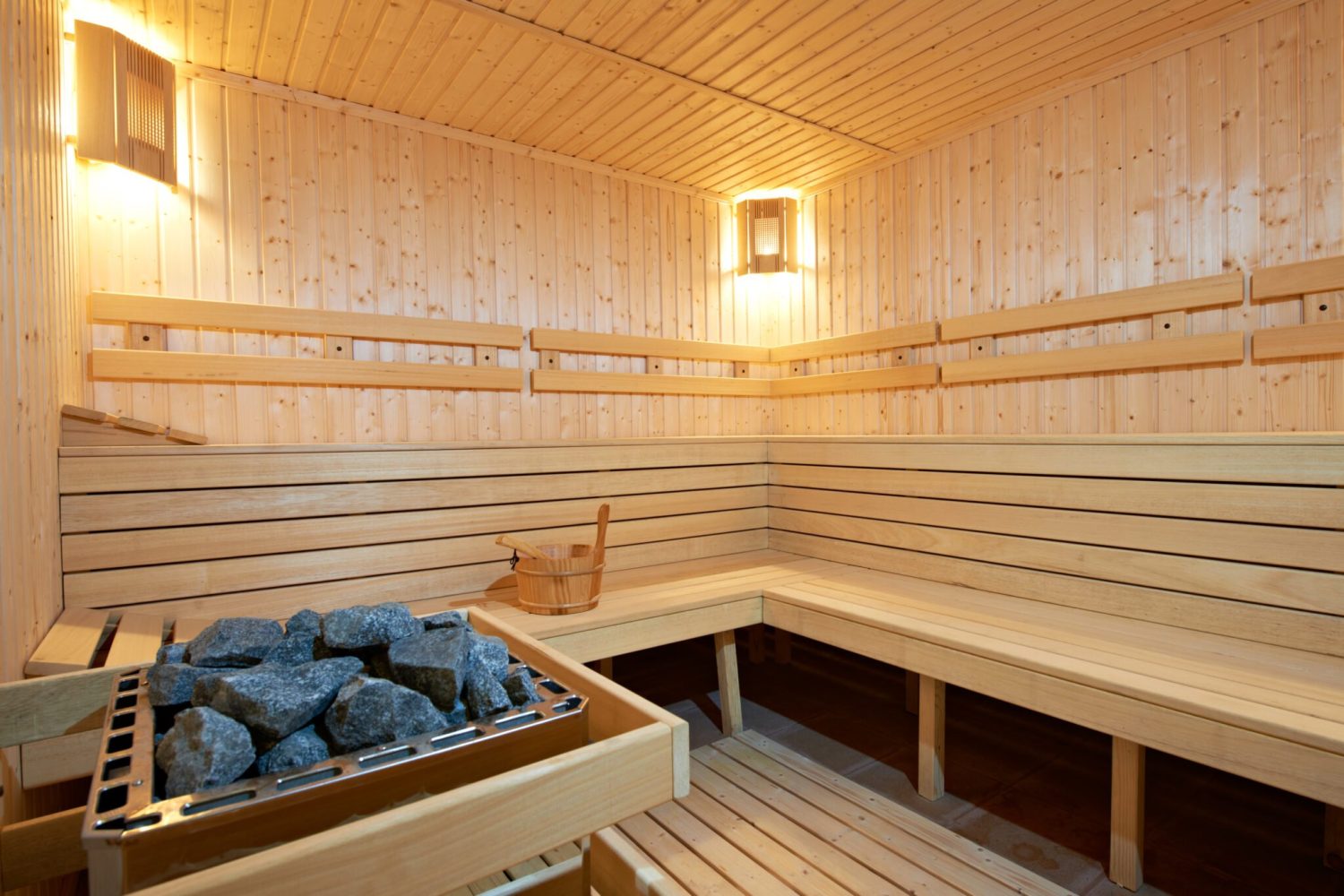 Descubre los beneficios para la salud al disfrutar regularmente de saunas: seis razones irresistibles para empezar hoy 2 Moncloa EFECTOS DETOXIFICANTES Y EN LA PIEL