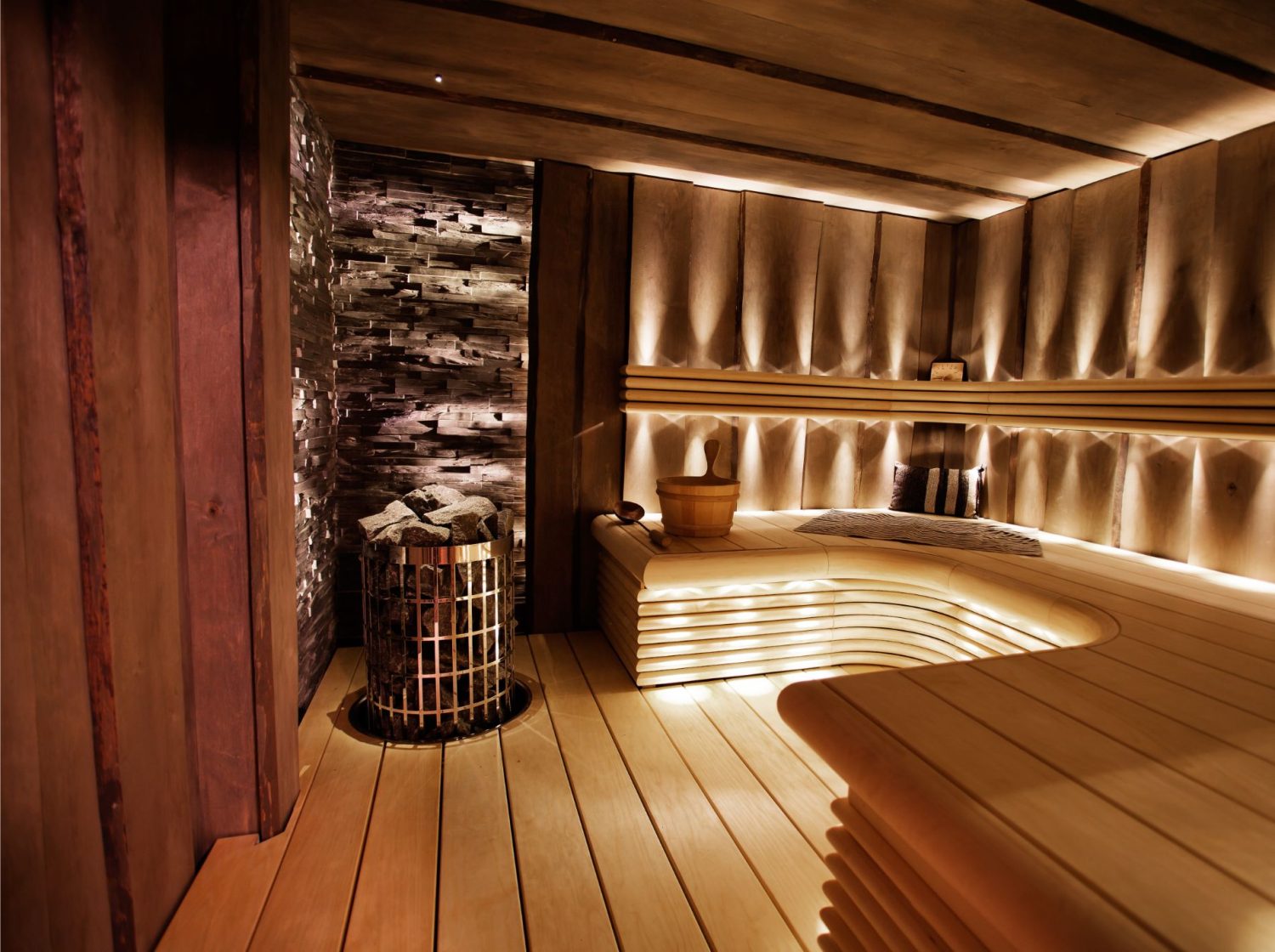 Descubre los beneficios para la salud al disfrutar regularmente de saunas: seis razones irresistibles para empezar hoy 1 Moncloa BENEFICIOS CARDIOVASCULARES