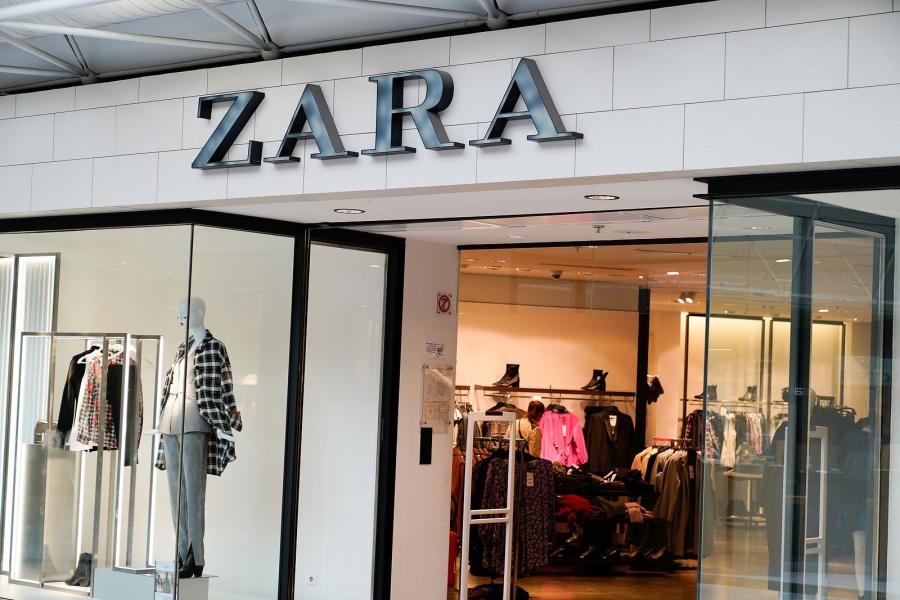 El pantalón ancho de Zara que alarga y estiliza las piernas