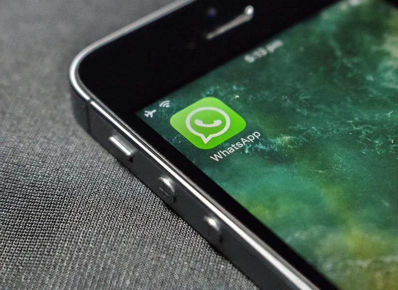 WHATSAPP INCORPORA UN TERCER CHECK AZUL