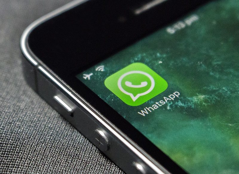 ¿POR QUÉ TE LLEGAN MENSAJES DE DESCONOCIDOS A WHATSAPP?