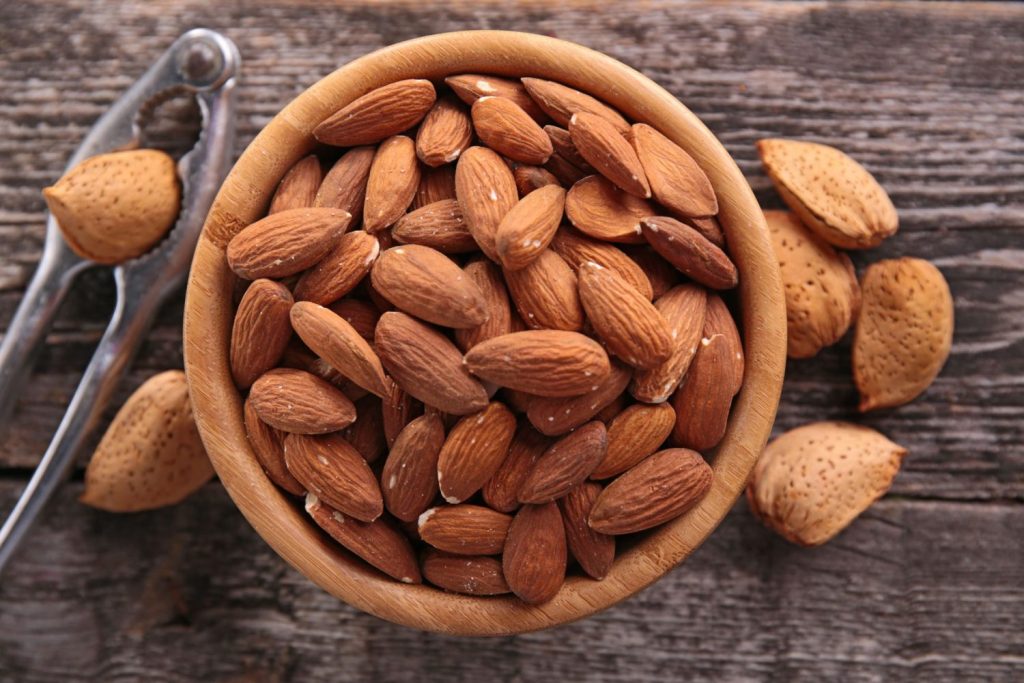 Este es el aliado ideal para perder grasa y desarrollar músculo ¡Tiene más proteína que el huevo! 1 Moncloa ¿Cómo perder grasa comiendo almendras?