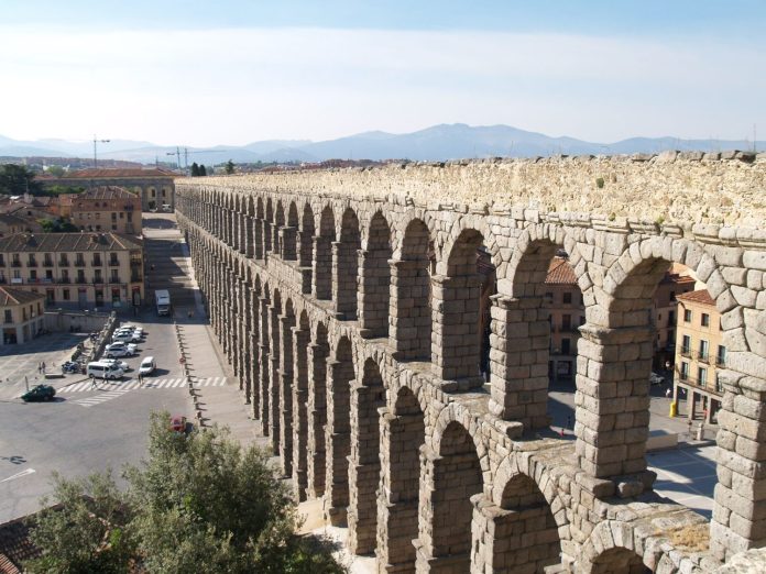 Gigantes de la historia: el legado inmortal del Acueducto de Segovia
