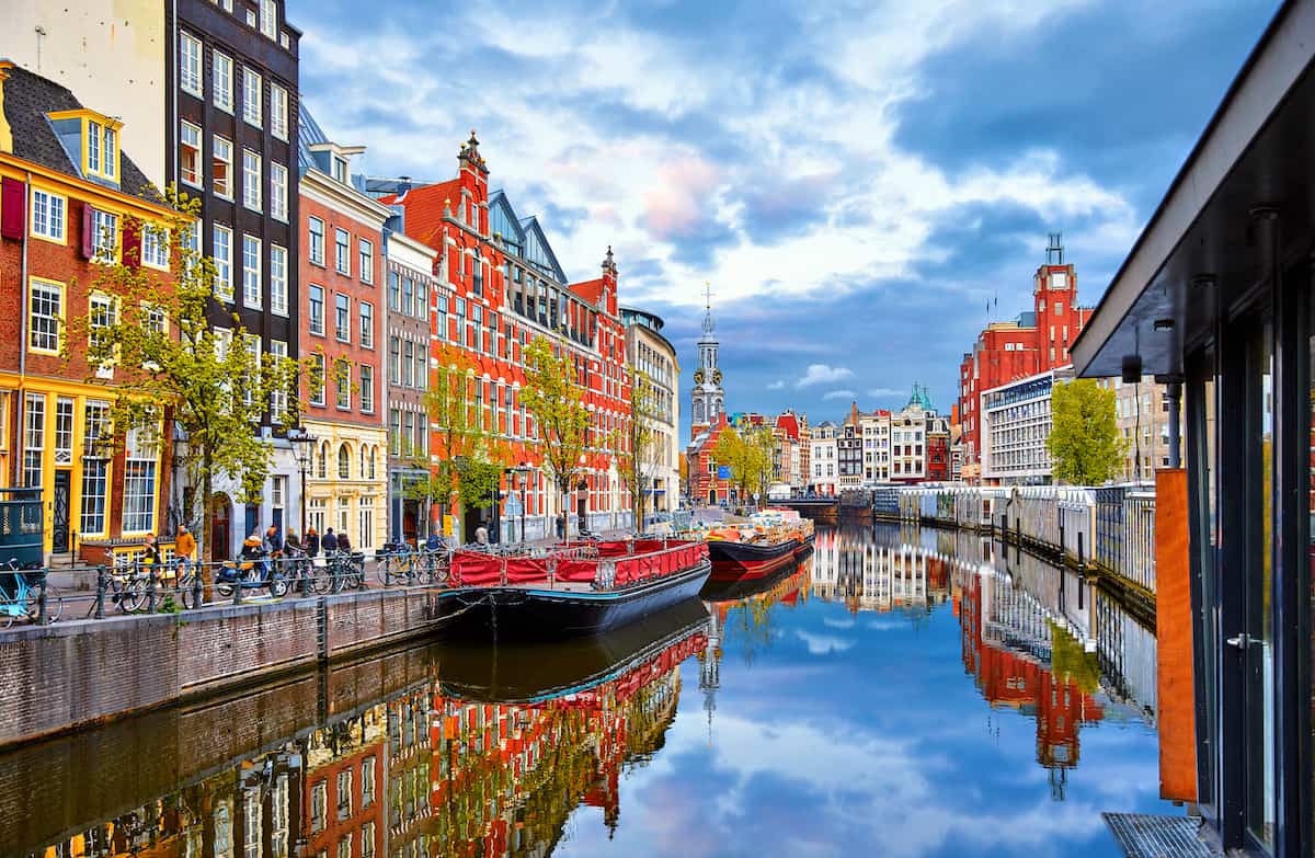 Ámsterdam revelado: Información esencial que debes conocer antes de embarcarte en tu inolvidable viaje a la ciudad 2 Moncloa VIVIENDO ÁMSTERDAM: GASTRONOMÍA Y ZONAS DE OCIO