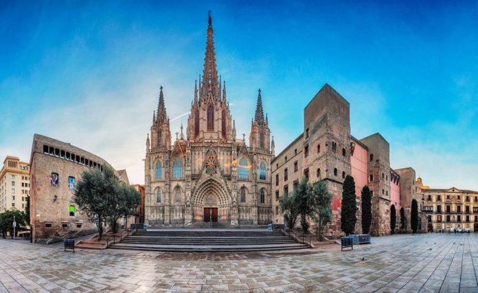 Ventanas al pasado: el encanto escondido del Barrio Gótico de Barcelona