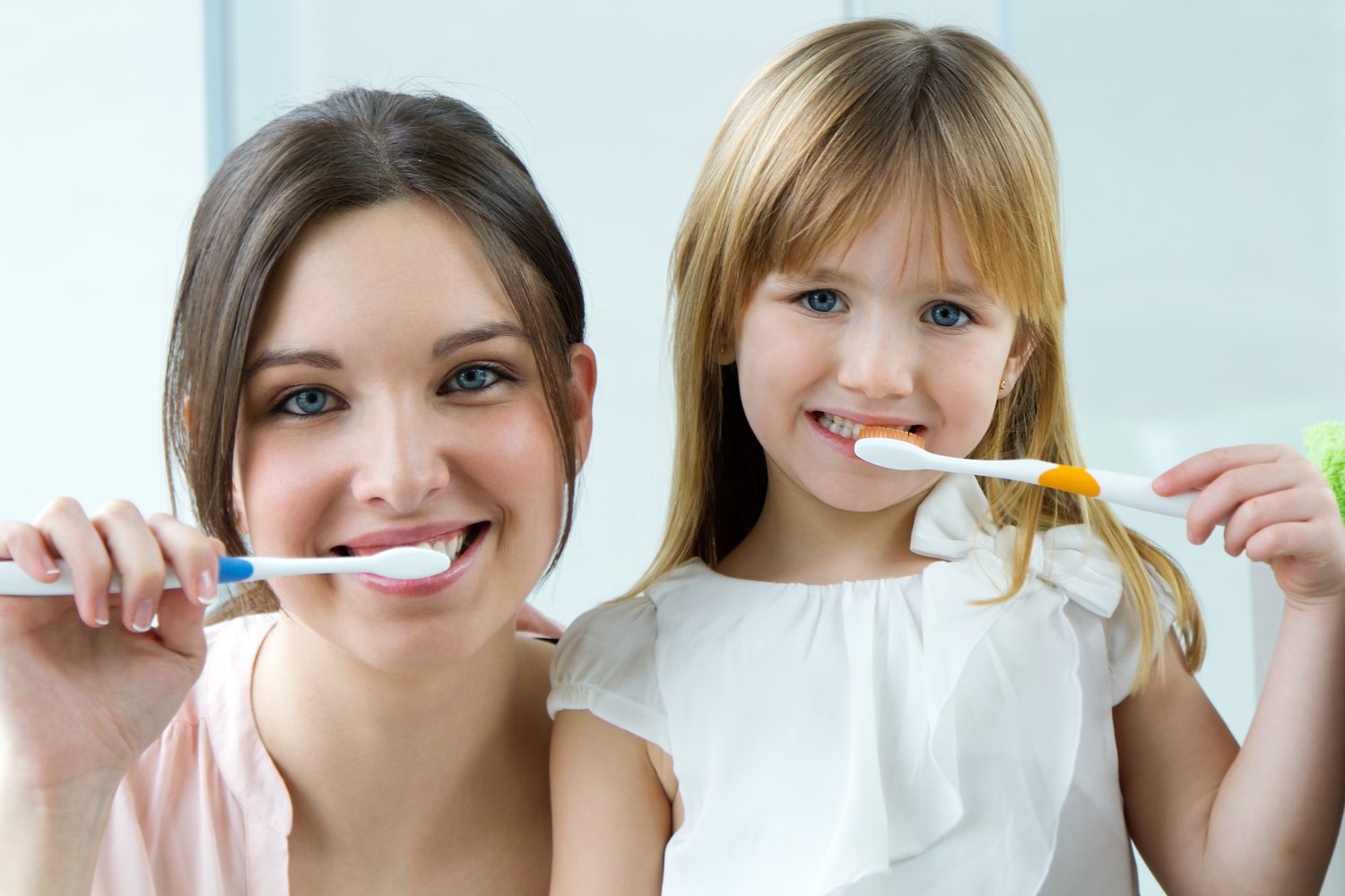 Libérate del Dolor Dental: 6 Remedio Caseros para aliviar instantáneamente las molestias, ¡La solución natural que necesitas! 4 Moncloa EL VALIOSO PAPEL DE LA HIGIENE BUCAL