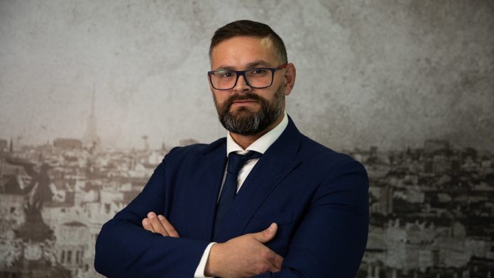 Daniel Moreno es el concejal de Vox que pasó al grupo no adscrito y va a presentar la moción de censura con el PSOE.