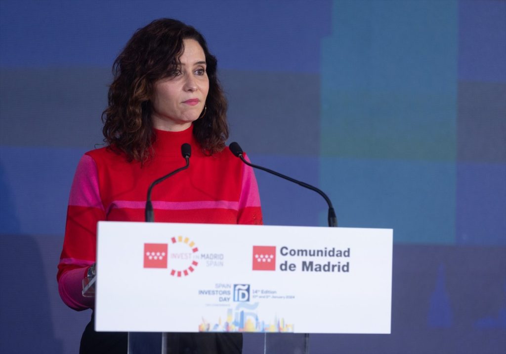 Juanma Moreno reabre el melón de los privilegios de los expresidentes autonómicos 1 Moncloa Díaz Ayuso vuelve a a recuperar a los expresidentes madrileños para el Consejo Consultivo de la comunidad
