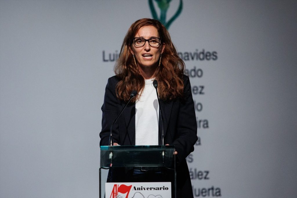 Mónica García espera que este jueves se llegue a un "consenso" sobre el plan antitabaco