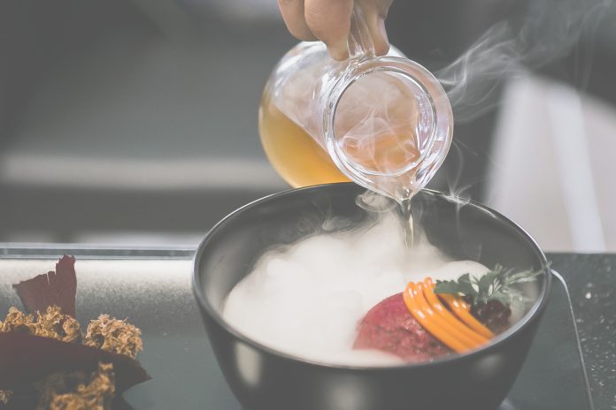Jose Andrés nos revela su secreto para su innovadora técnica molecular en la cocina