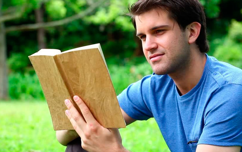 Despierta la mente: Explora los impactantes beneficios que la lectura aporta a tu cerebro, ¡descúbrelos ahora! 2 Moncloa APRENDIZAJE CONTINUO Y MEJORA DE VOCABULARIO