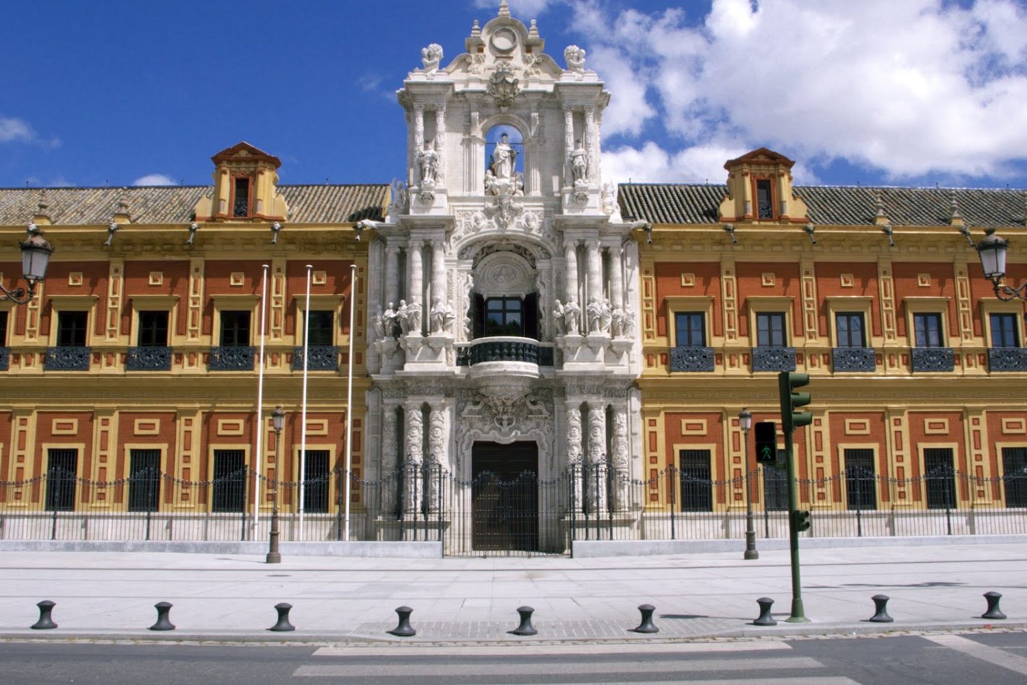 Sevilla a coste cero: Más de 50 planes gratuitos que te invitan a descubrir la ciudad sin límites 1 Moncloa DESCUBRE SEVILLA SIN GASTAR: PASEOS Y MONUMENTOS