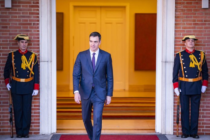 El Gobierno de Pedro Sánchez es una agencia de colocación de familiares y amigos.