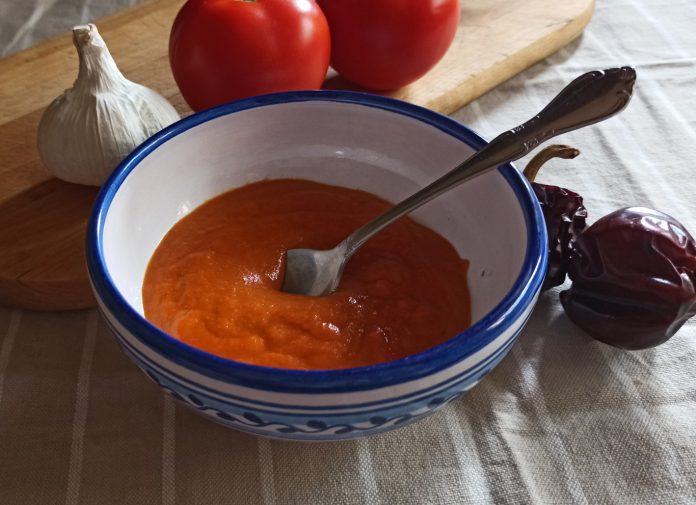 Salmorreta, el secreto culinario alicantino: Una explosión de sabores para arroces y delicias gastronómicas, descúbrelo y sorpréndete