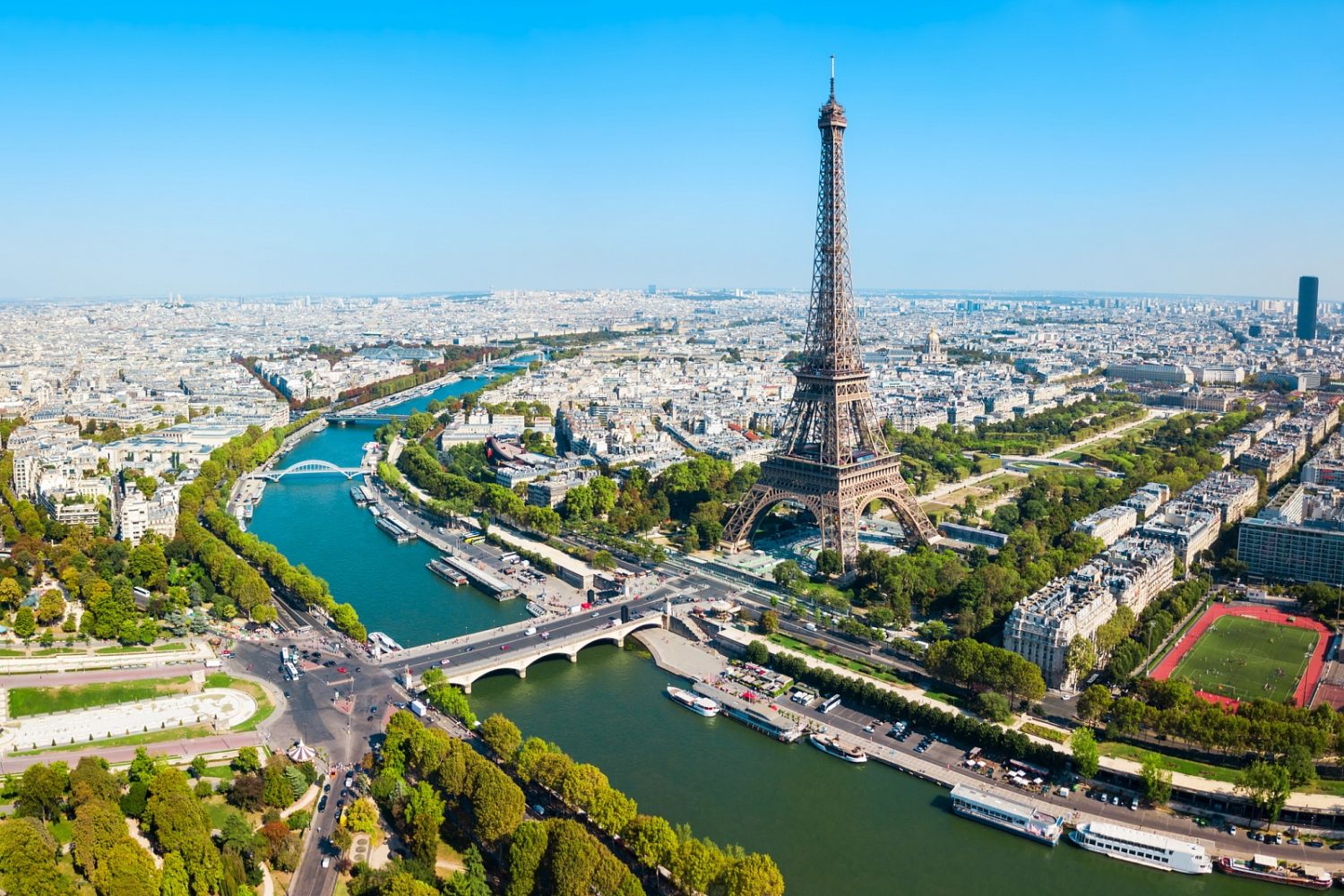 París desvela secretos: explora 10 fascinantes curiosidades sobre la icónica Torre Eiffel. ¡Descubre su encanto inigualable! 1 Moncloa EL ENIGMA DE SU COLOR