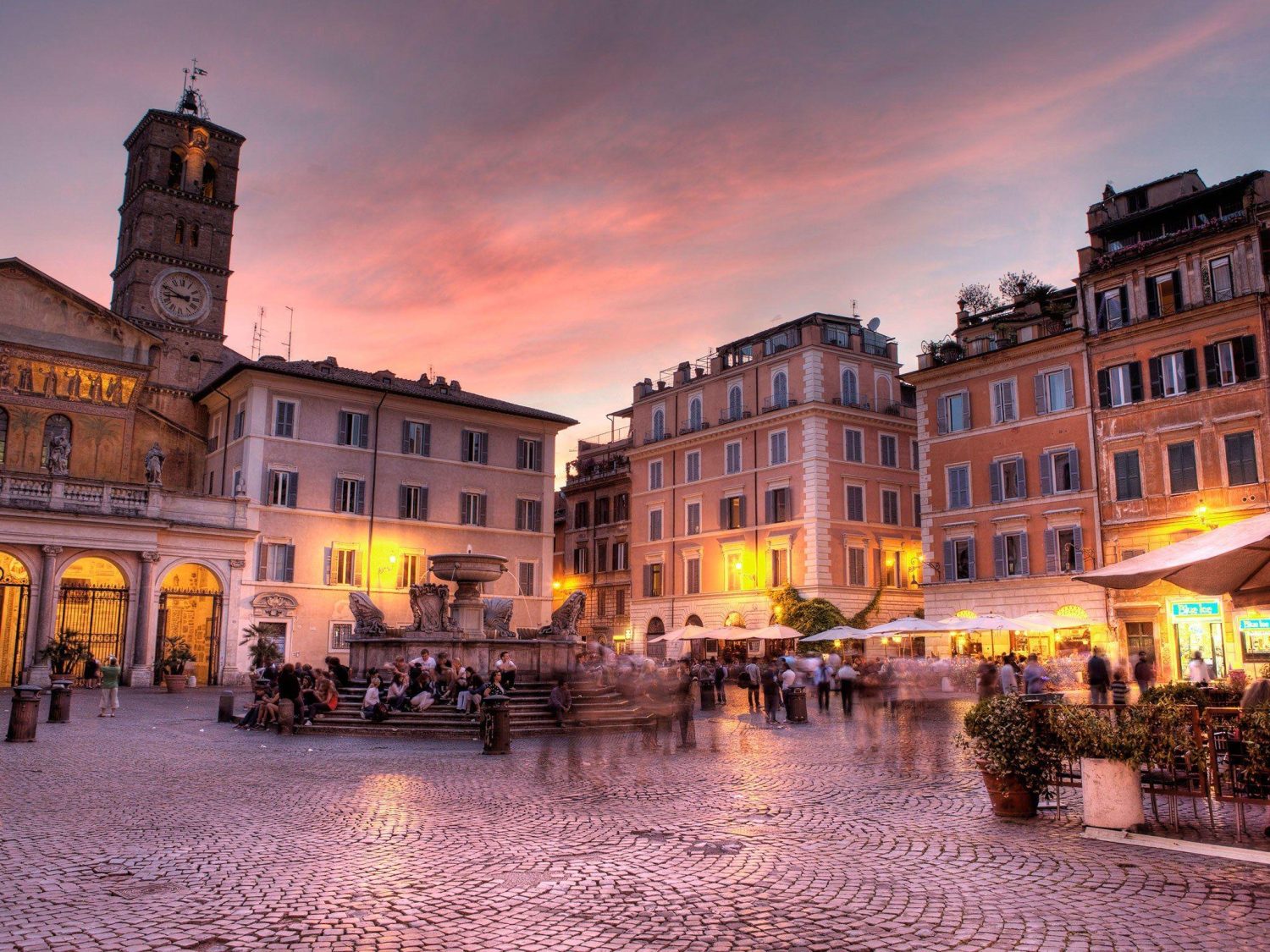 Descubre el encanto invernal: Roma y Londres, dos destinos ideales para una experiencia de viaje inolvidable 3 Moncloa UNA INMERSIÓN EN LA VIDA LOCAL: EVENTOS Y COSTUMBRES