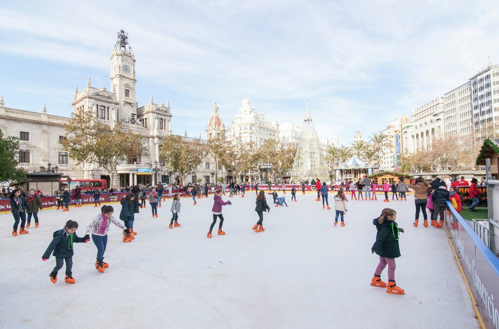 Escápate del frío invernal: Descubre destinos en España que te transportarán a un paraíso cálido y acogedor 4 Moncloa VALENCIA invierno Moncloa