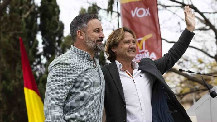 Abascal derrota a Jorge Campos con su cara más amable