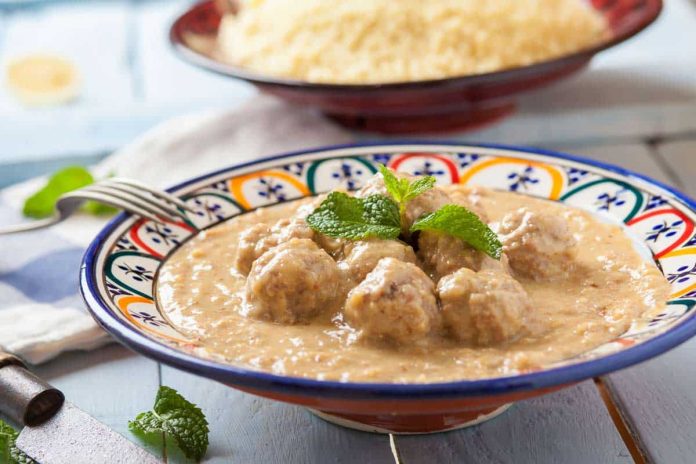 Deliciosas albóndigas con irresistible salsa de almendras: Una receta fácil que conquistará tu paladar sin complicaciones