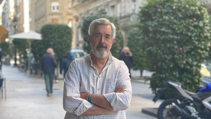 Álvaro Díaz-Mella tiene el reto de introducir a Vox en la Xunta de Galicia.