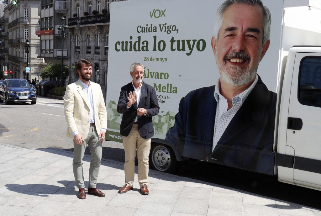 Álvaro Díaz-Mella en la campaña electoral por la alcaldía de Vigo.