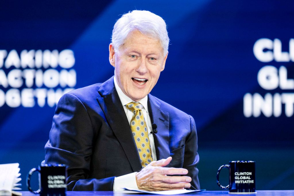 Bill Clinton, identificado en el caso Epstein como 'John Doe 36'