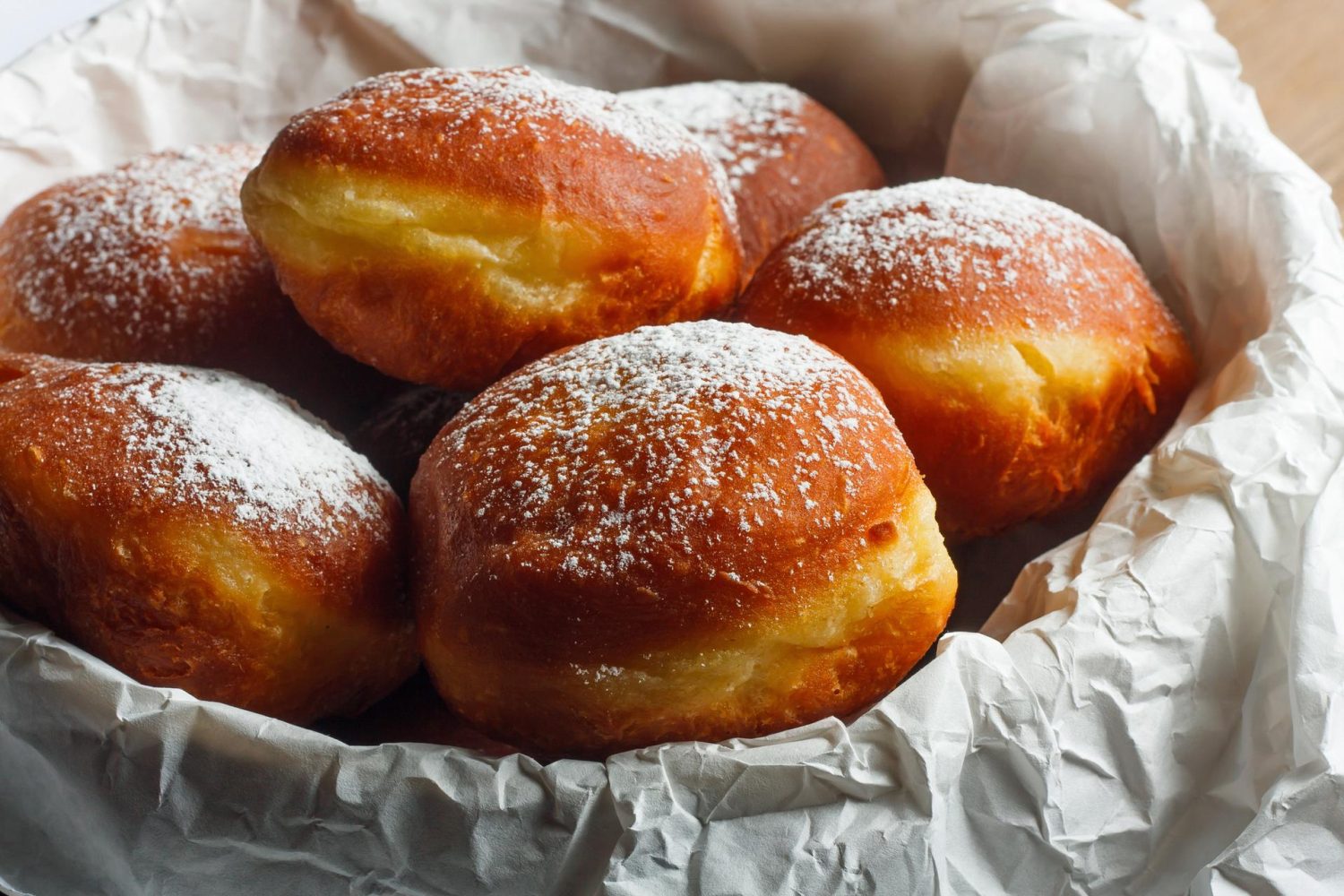 Deléitate con la esponjosidad extrema: Descubre el secreto detrás de unos irresistibles bollos de azúcar superesponjosos 5 Moncloa LA IMPORTANCIA DE LA CALIDAD DE LOS INGREDIENTES