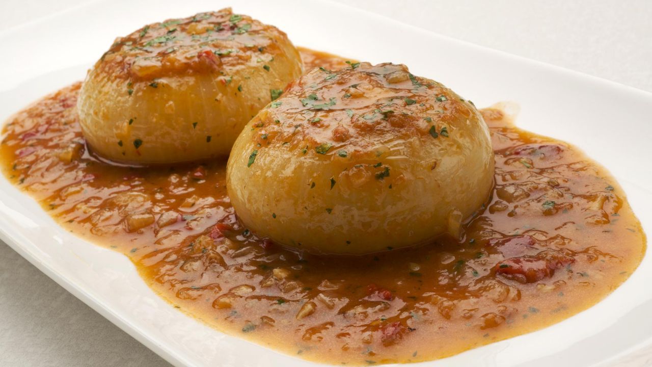 Cebollas rellenas de bonito