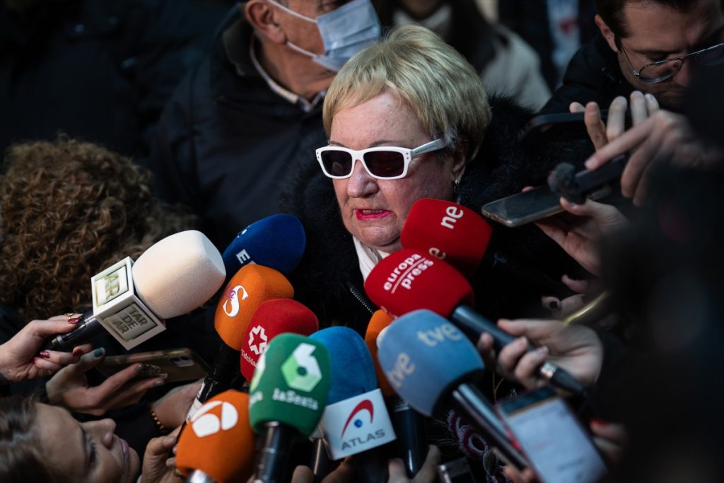 Santiago Sánchez Cogedor, el mejor regalo de Reyes traído de Oriente 1 Moncloa Celia Cogedor, madre de Santiago, tuvo palabras de agradecimiento en el aeropuerto./Europa Press.