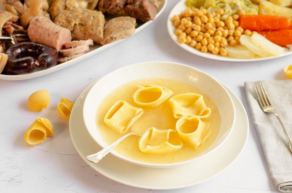 Descubriendo los secretos de la receta de la escudella o cocido catalán 3 Moncloa escudella catalana 1 Moncloa