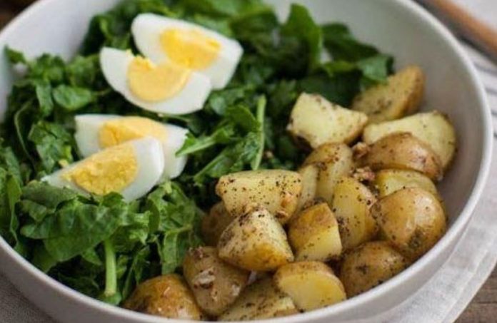espinacas con patatas y huevo