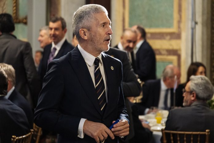 Fernando Grande-Marlaska replica al Supremo que la devolución de menores en 2021 fue legal