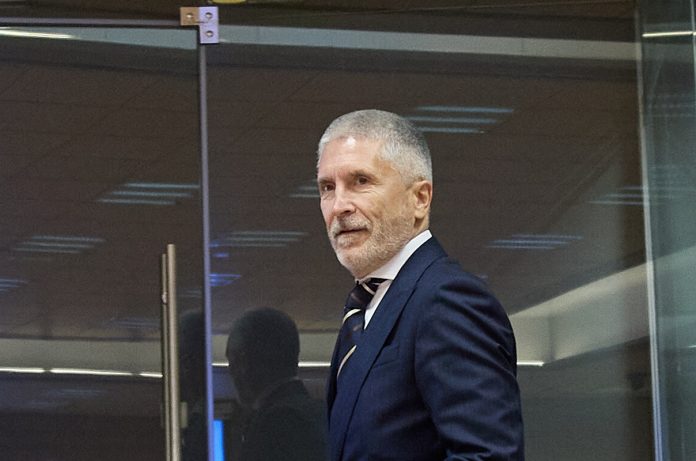 La justicia da un nuevo revés a Marlaska por la desprotección a policías.