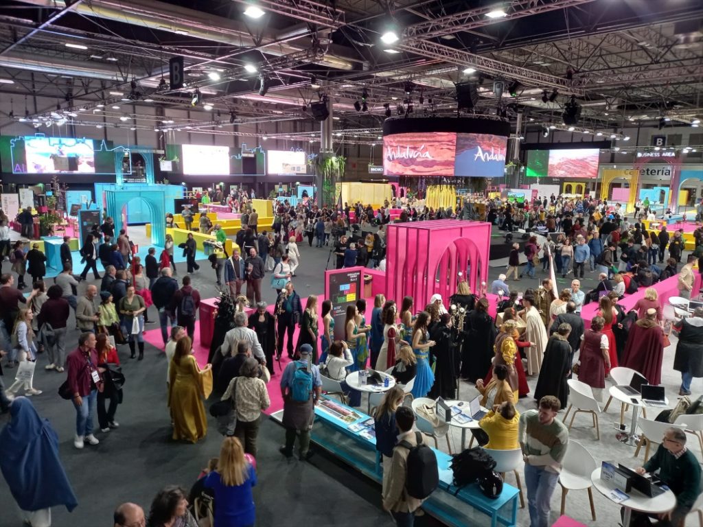 Andalucía, el mejor expositor de Fitur 2024 1 Moncloa El pabellón 5 de Andalucía atrajo a muchísimo público el fin de semana.