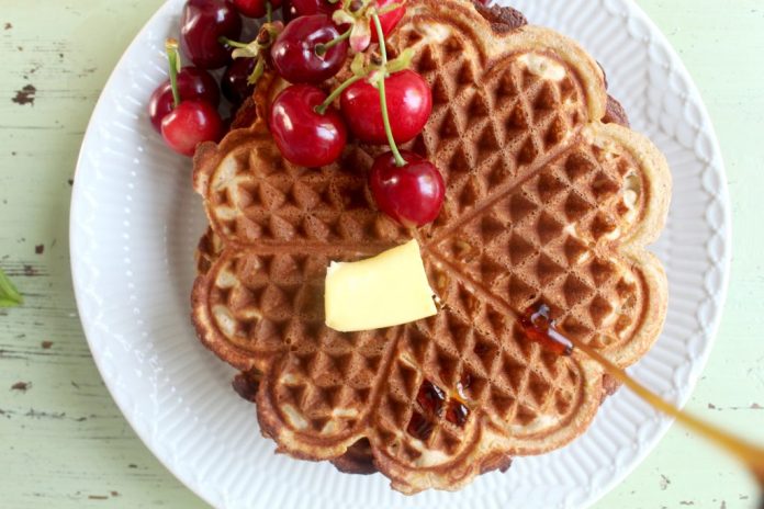 Sorprende con gofres saludables y económicos: receta fácil con irresistible chocolate crujiente, ¡Listos en menos de diez minutos!