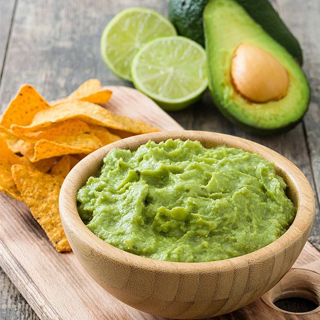 Receta de guacamole en menos de 15 minutos, ideal para compartir con invitados 2 Moncloa guacamole receta casera e8b1c2fb 1200x1200 Moncloa