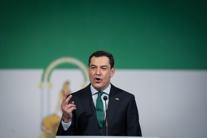 El PP de Moreno barre al PSOE Espadas y Montero en Andalucía