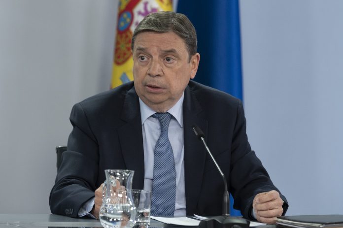 Luis Planas asesta el castigo definitivo al campo español. Fuente: Agencias
