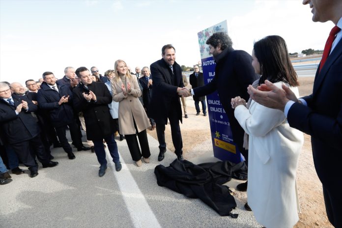 Óscar Puente presumió en la inauguración del último tramo de la A-33 entre Yecla y Caudete.