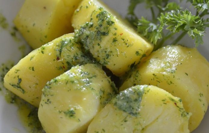 Las patatas en salsa verde, un delicioso y sabroso festín de la cocina vasca