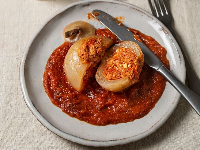 La receta de cebollas rellenas de bonito que envidiaría cualquier chef 2 Moncloa rellenas Moncloa